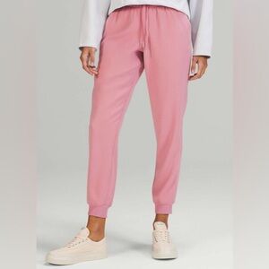 Lululemon On the Fly Jogger 28” Woven in Pink Taupe